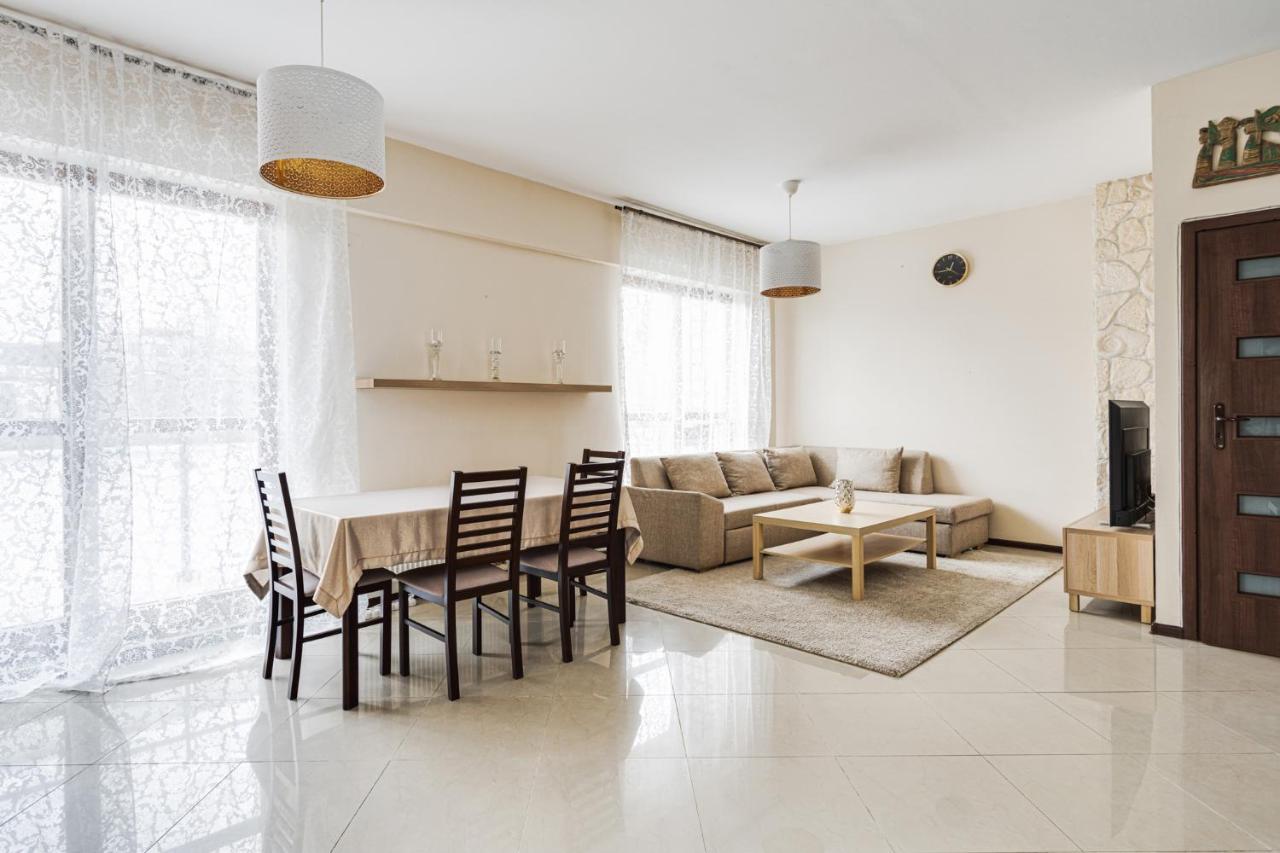 Apartament Wiktoria Wilanow Lägenhet Warszawa Exteriör bild